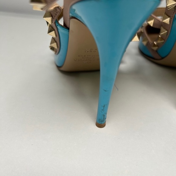 VALENTINO GARAVANI Rockstud Accents Leather T-Strap Pumps - Picture 3 of 12